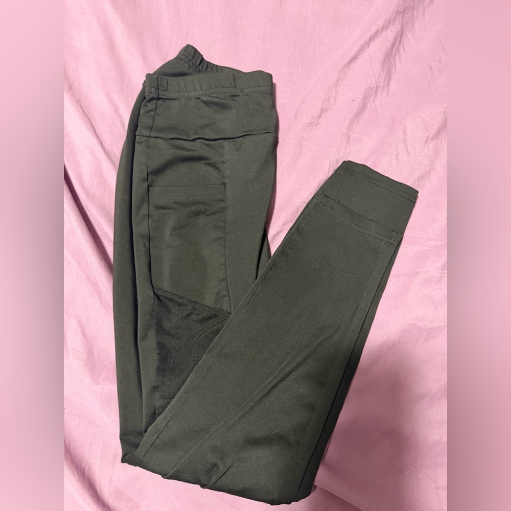 Black High-Waisted Leggings with Mesh